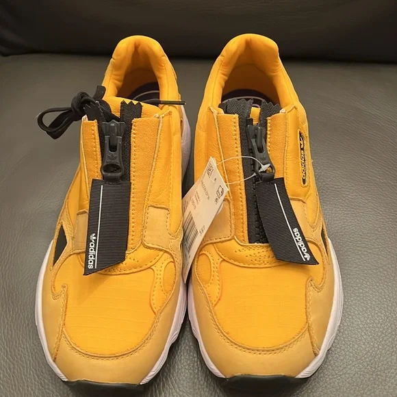 Adidas - Picture 3 of 5